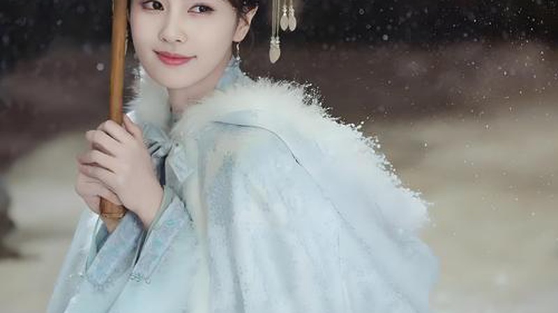 白鹿新中式路透气质出尘，与杨紫赵露思同框各展东方美